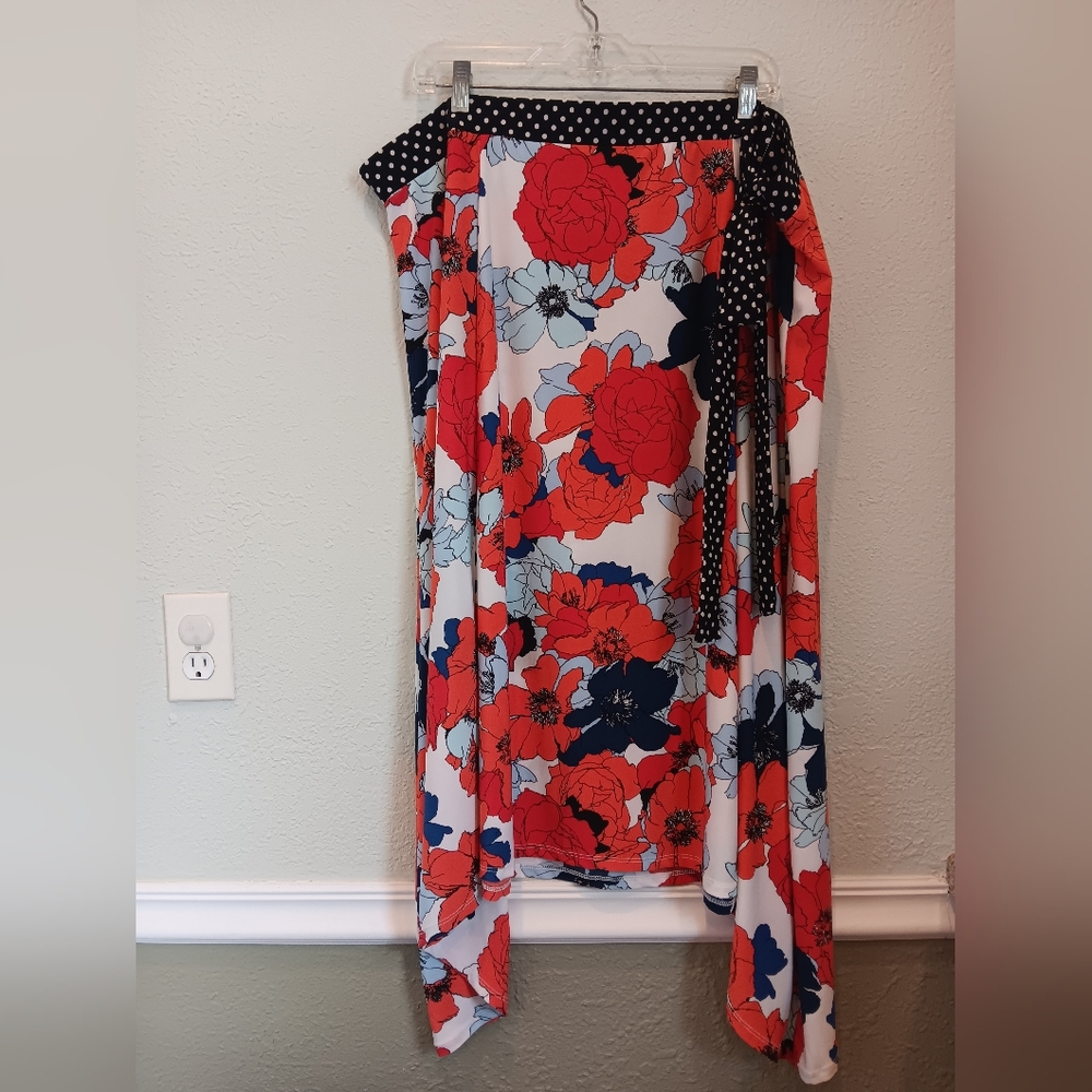 Westport 3x Floral Skirt with Polka Dot Waistband
